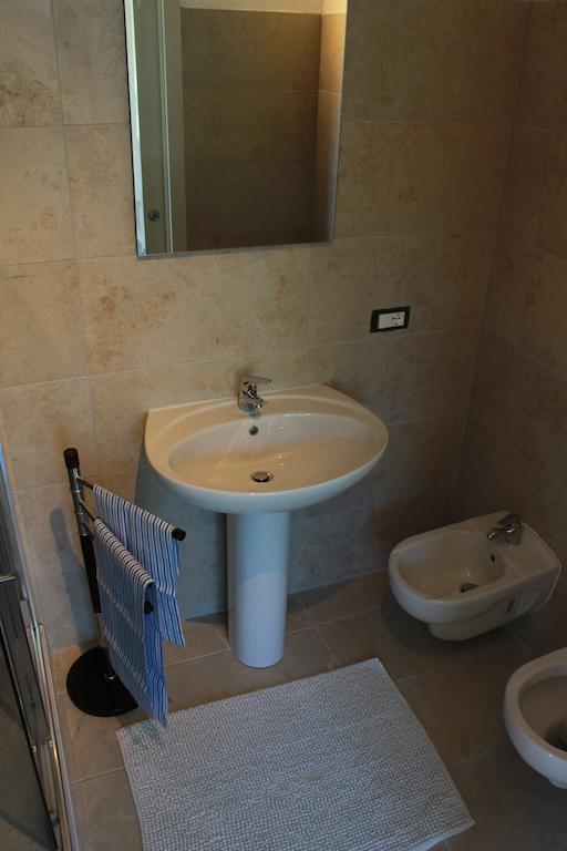 Dal Generale Hotell Moniga del Garda Exteriör bild